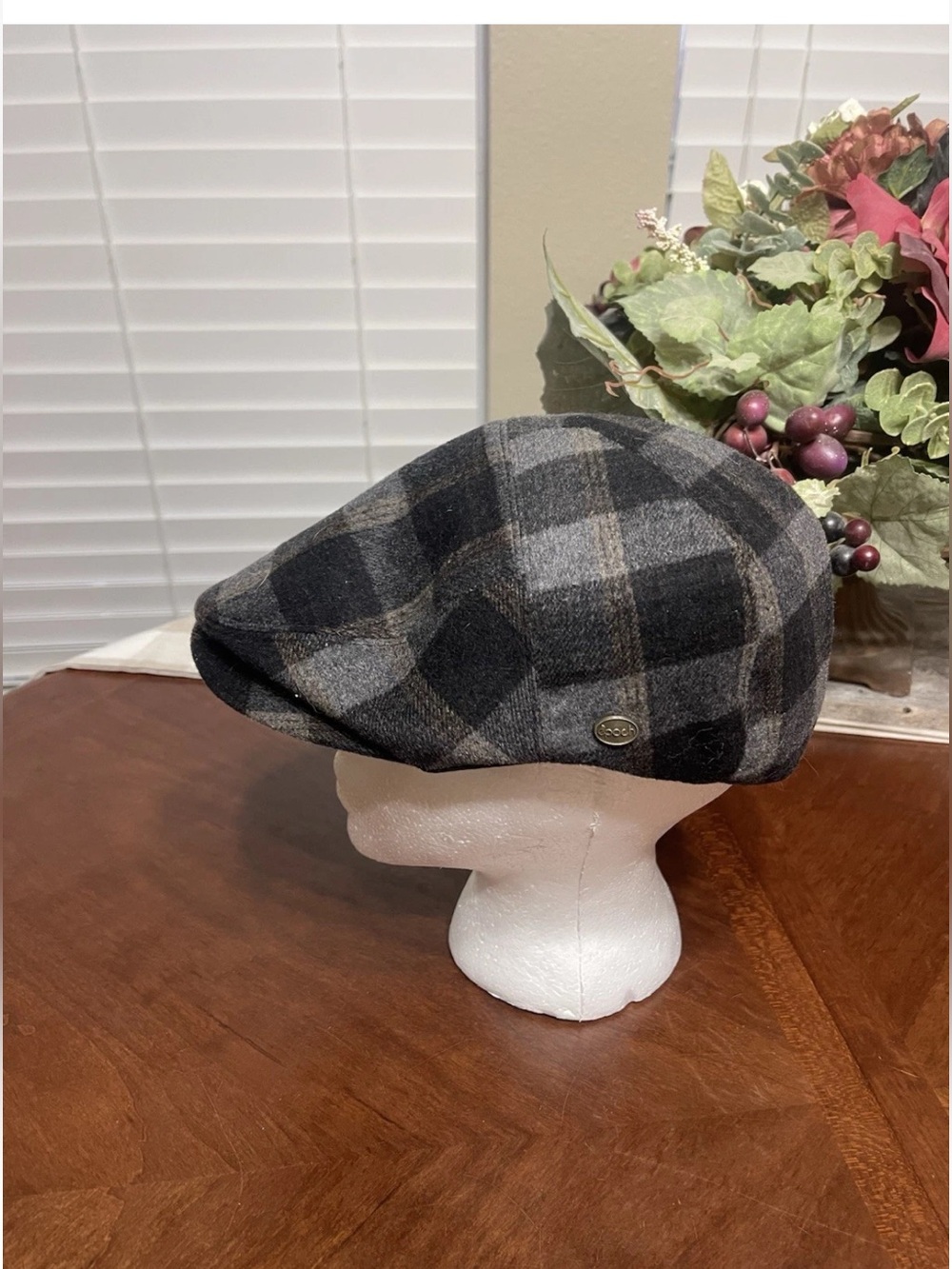 Epoch Newsboy Driving Cap 100% Wool Gray Plaid Hat Men's cabby